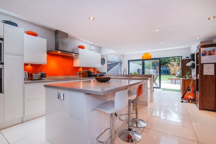 4 Bedroom Terraced House For Sale In Earlsfield Road, London, SW18