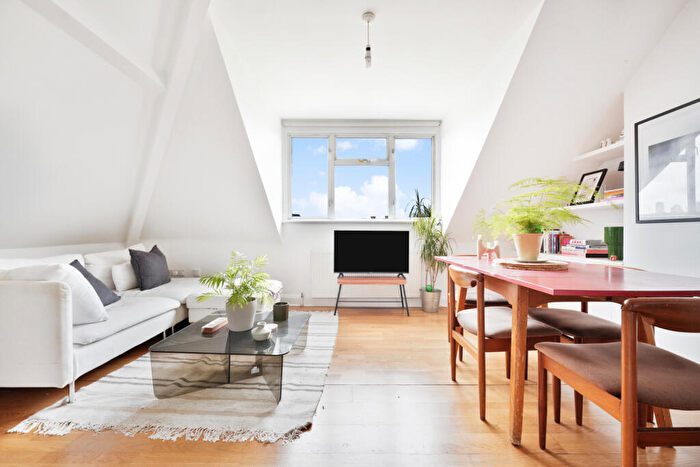 2 Bedroom Flat To Rent In Filey Avenue, Hackney, N16