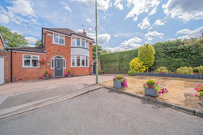 4 Bedroom Detached House For Sale In Bramcote Drive, Solihull, B91