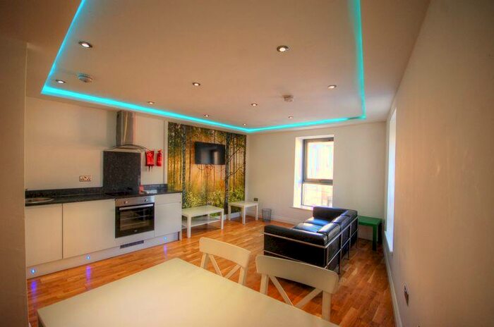 3 Bedroom Flat To Rent In Falconars House, Newcastle Upon Tyne, NE1