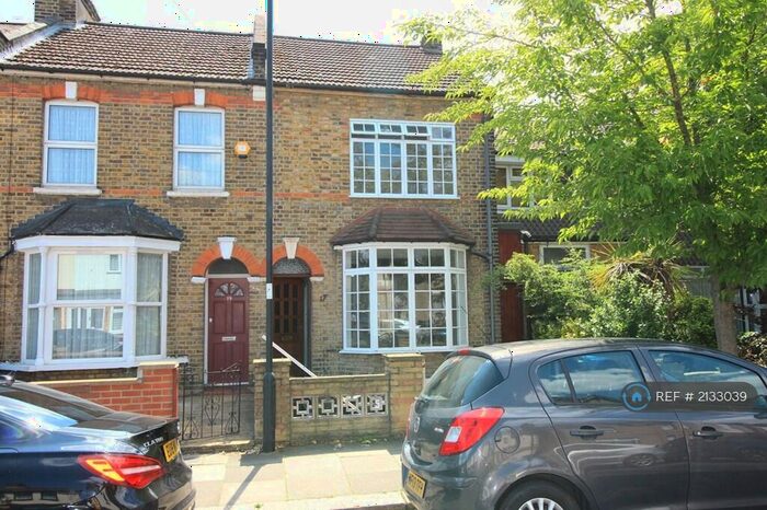 3 Bedroom Semi-Detached House To Rent In Albany Road, Enfield, EN3