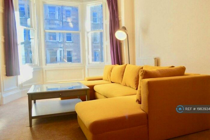 2 Bedroom Flat To Rent In Bruntsfield Avenue, Edinburgh, EH10