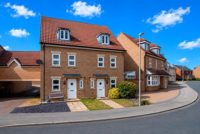 3 Bedroom House To Rent In Fonda Meadows, Oxley Park, Milton Keynes, MK4