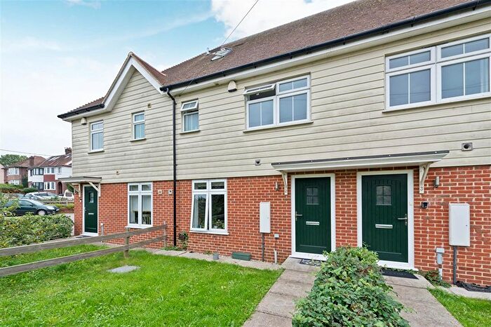 3 Bedroom Terraced House For Sale In Pippins Place, Canterbury, CT1