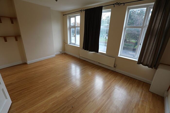 3 Bedroom Maisonette To Rent In Carlton Parade, Orpington, BR6