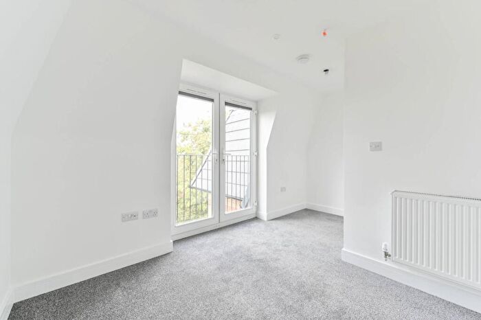 2 Bedroom Flat To Rent In Peckham Rye, Peckham Rye, London, SE15