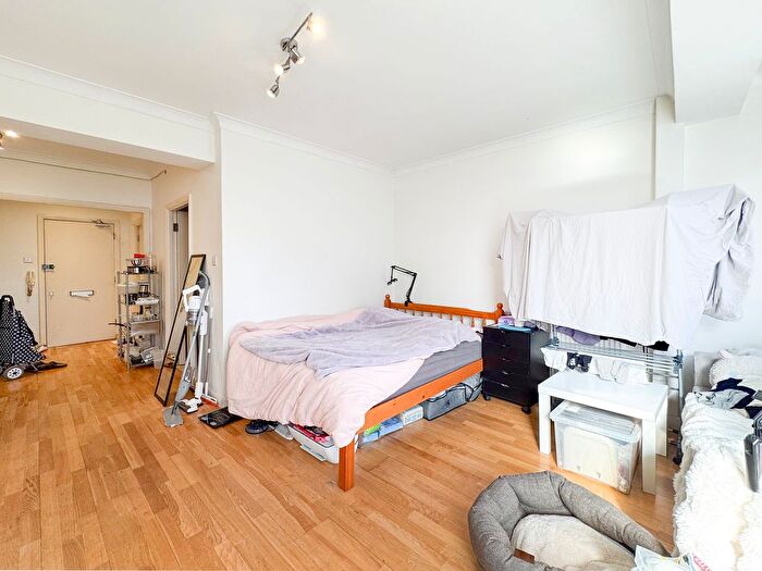Studio To Rent In Euston Road, London, NW1