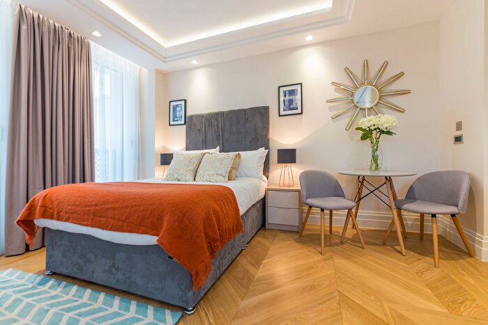 Studio To Rent In Clement House, London, WC2R