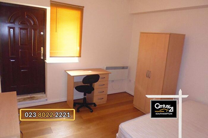 Studio To Rent In |Ref: |, Portswood Road Southampton Hampshire, SO17