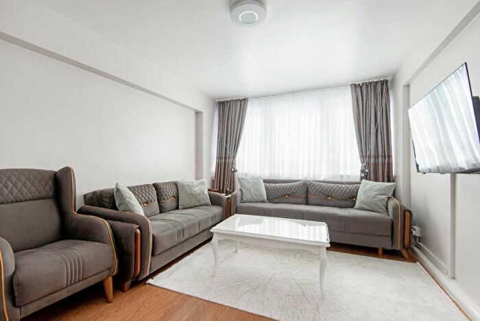 2 Bedroom Flat To Rent In Scriven Street, Haggerston, E8
