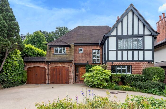 5 Bedroom Detached House To Rent In Camden Park Road Chislehurst, BR7