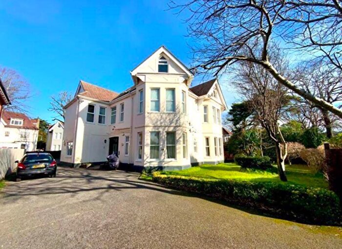 2 Bedroom Apartment To Rent In Percy Road, Bournemouth, BH5