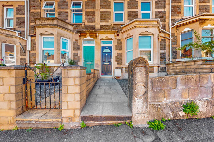 6 Bedroom House To Rent In Coronation Avenue, BA2