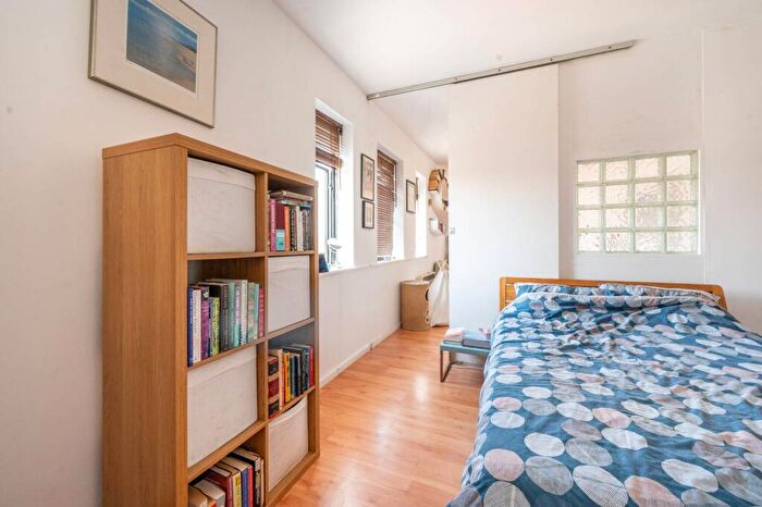 1 Bedroom Flat For Sale In Jedburgh Road, Plaistow, London, E13