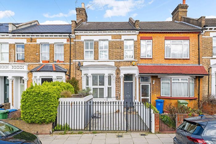 4 Bedroom Terraced House For Sale In Silvester Road, London, SE22