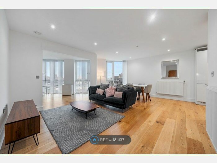 2 Bedroom Flat To Rent In Sky View Tower, London, E15