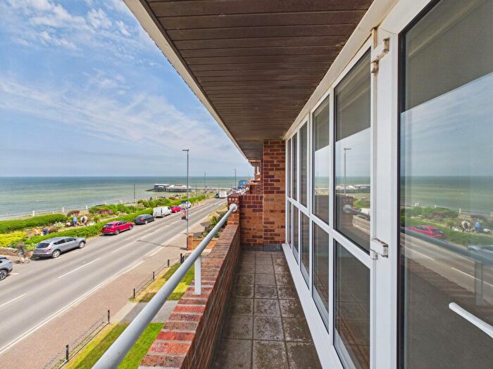 2 Bedroom Apartment For Sale In Albany Court, Cromer, NR27