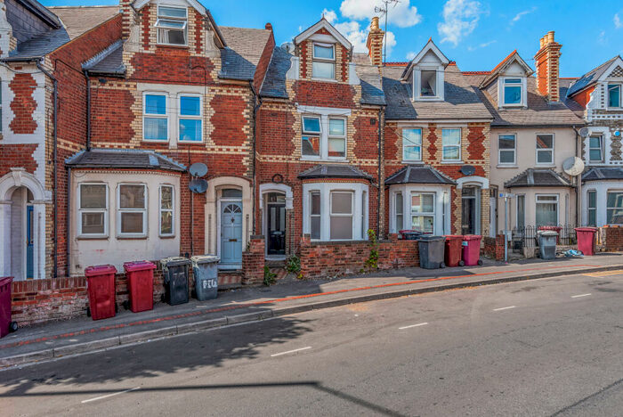 1 Bedroom Apartment To Rent In Pell Street, Reading, Berkshire, RG1