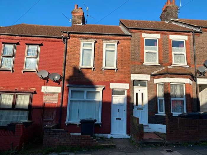 2 Bedroom Terraced House To Rent In Althorp Road, Luton, LU3