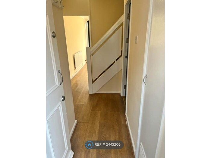 2 Bedroom Maisonette To Rent In Talwin Steet, London, E3