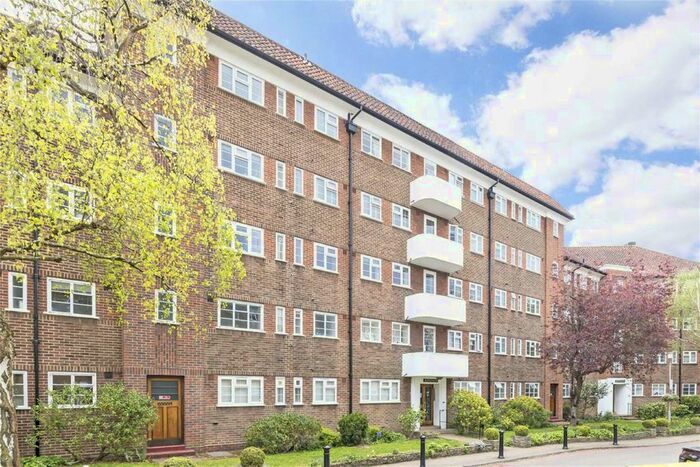 2 Bedroom Flat To Rent In Courtlands, Sheen Road, Richmond, TW10