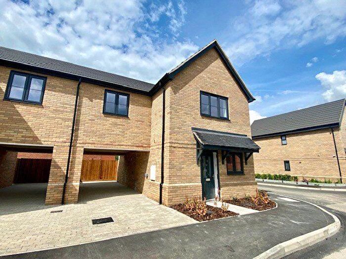 3 Bedroom Semi-detached House For Sale In Norwich Road, Attleborough, Norfolk, NR17