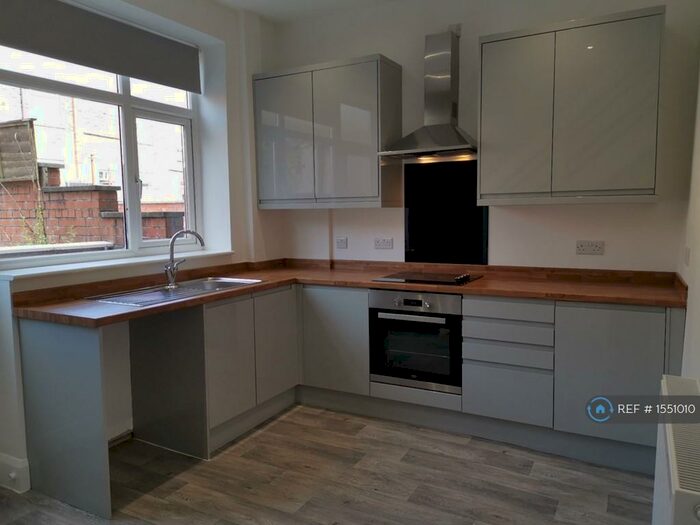 3 Bedroom Terraced House To Rent In Afghan Street, Oldham, OL1
