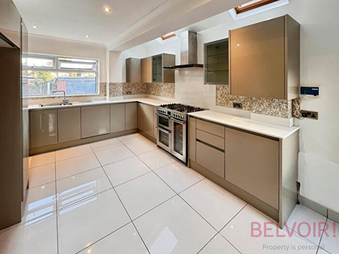 4 Bedroom Detached House To Rent In Newlyn Drive, Wollaton, Nottingham, NG8