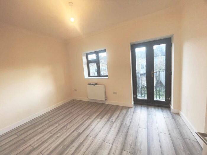 3 Bedroom Flat To Rent In The Mews, Turnpike Lane, N8