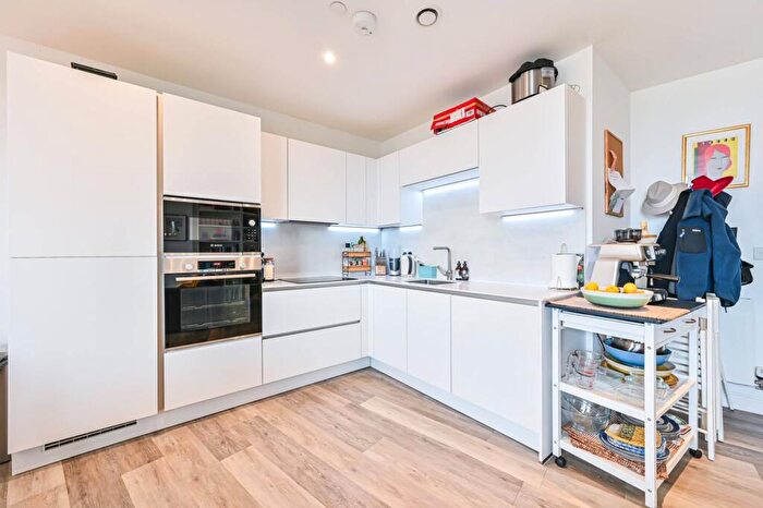 2 Bedroom Flat For Sale In Emperor Apartments, Camberwell, London, SE5