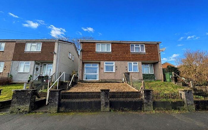 2 Bedroom Semi Detached House For Sale In Albany Road, Blackwood, NP12