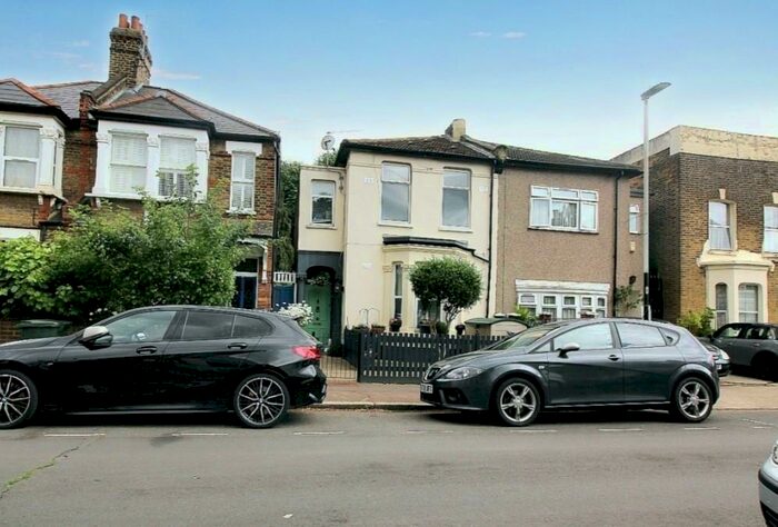 1 Bedroom Flat To Rent In Avenue Road, London, E7