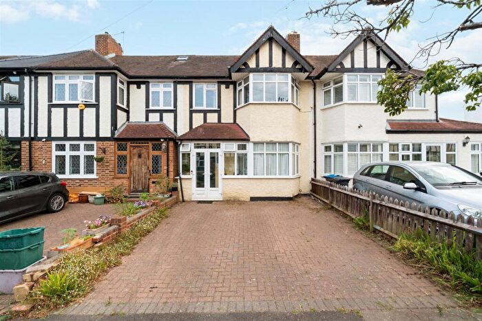 3 Bedroom House For Sale In Hartland Way, Morden, SM4
