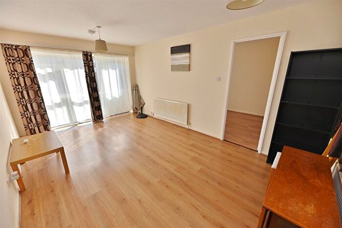1 Bedroom Flat To Rent In Mulberry Way, Barkingside, IG6