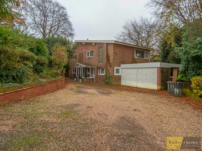 4 Bedroom Detached House To Rent In Stoneleigh Close, Sutton Coldfield, B74