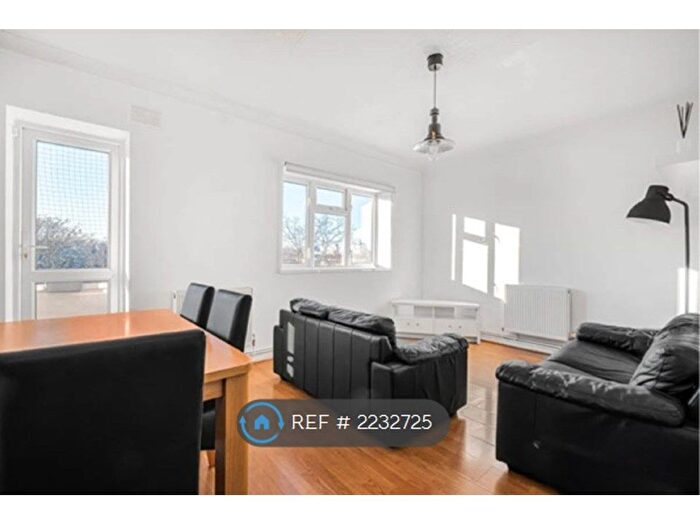 2 Bedroom Flat To Rent In Longbridge Way, London, SE13