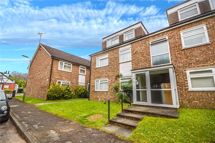 2 Bedroom Apartment For Sale In Royle Close, Gidea Park, RM2