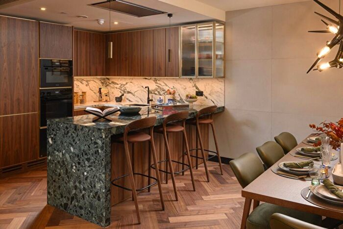 3 Bedroom Apartment For Sale In London Dock, Arrival Square, Wapping, E1W