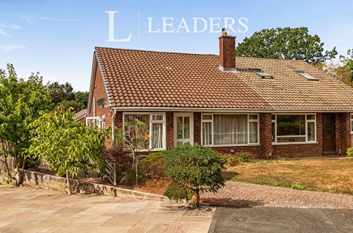 2 Bedroom Bungalow For Sale In Kelvin Close, Tonbridge, Kent, TN10