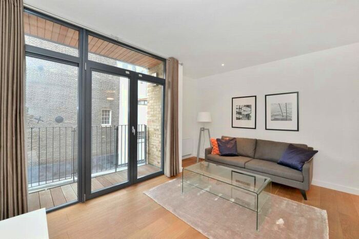 2 Bedroom End Of Terrace House To Rent In Baker Street, London, W1U