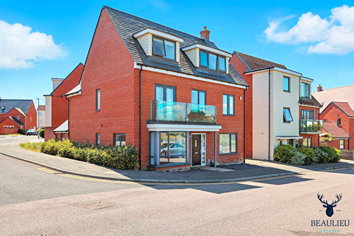 5 Bedroom Detached House For Sale In Brassie Wood, Channels, CM3