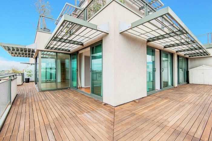 2 Bedroom Apartment To Rent In Holmes Road, London, NW5