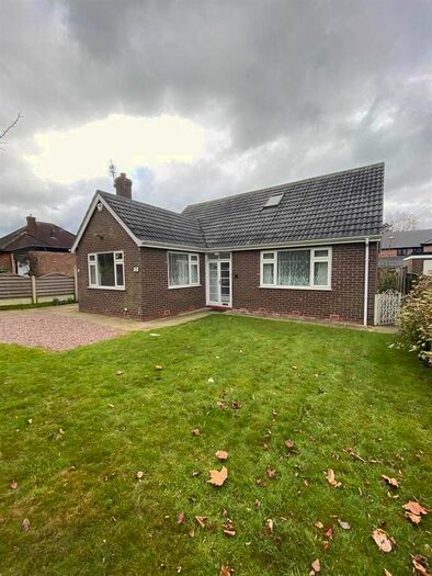 3 Bedroom Bungalow To Rent In High Elm Drive, Hale Barns, Altrincham, WA15