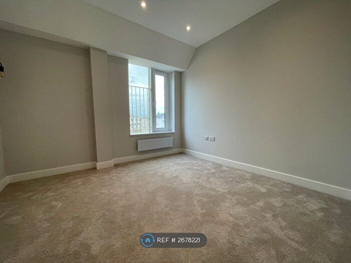 2 Bedroom Flat To Rent In Alleyn House, Southampton, SO15