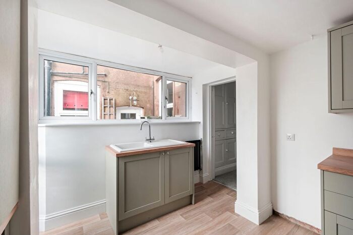 3 Bedroom Terraced House For Sale In Hopton Street, Worcester, WR2
