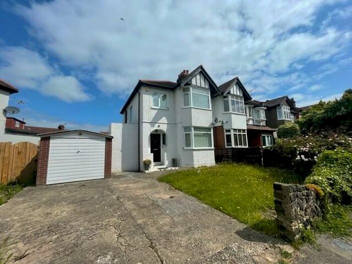 3 Bedroom Semi-Detached House To Rent In Ainslie Wood Road, Chingford, E4