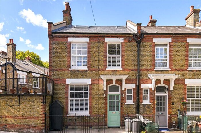 3 Bedroom Apartment To Rent In Joubert Street, London, SW11