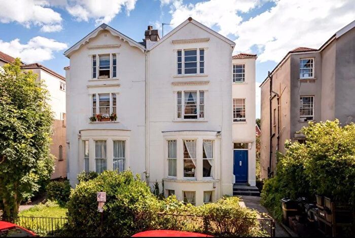 2 Bedroom Flat To Rent In Hampton Park, Bristol, BS6