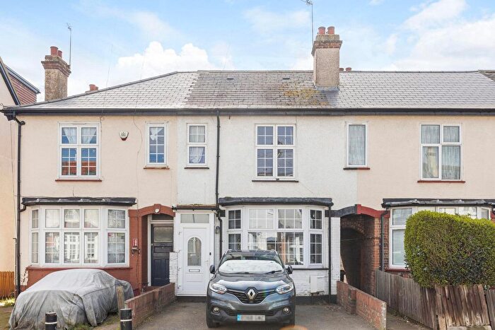 3 Bedroom Terraced House For Sale In Clitherow Road, Brentford, TW8