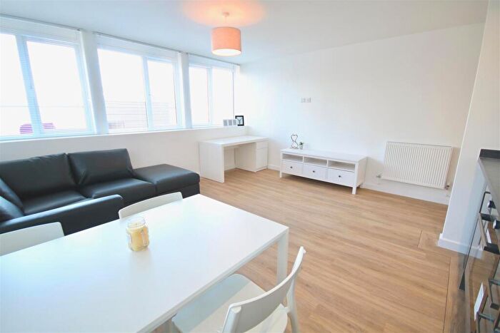 2 Bedroom Flat To Rent In Enterprise House, Isambard Brunel Road, PO1